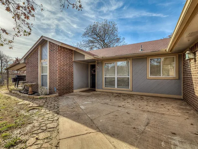 Photo 2 — 18450 Pecan Creek Drive, Newalla, OK 74857