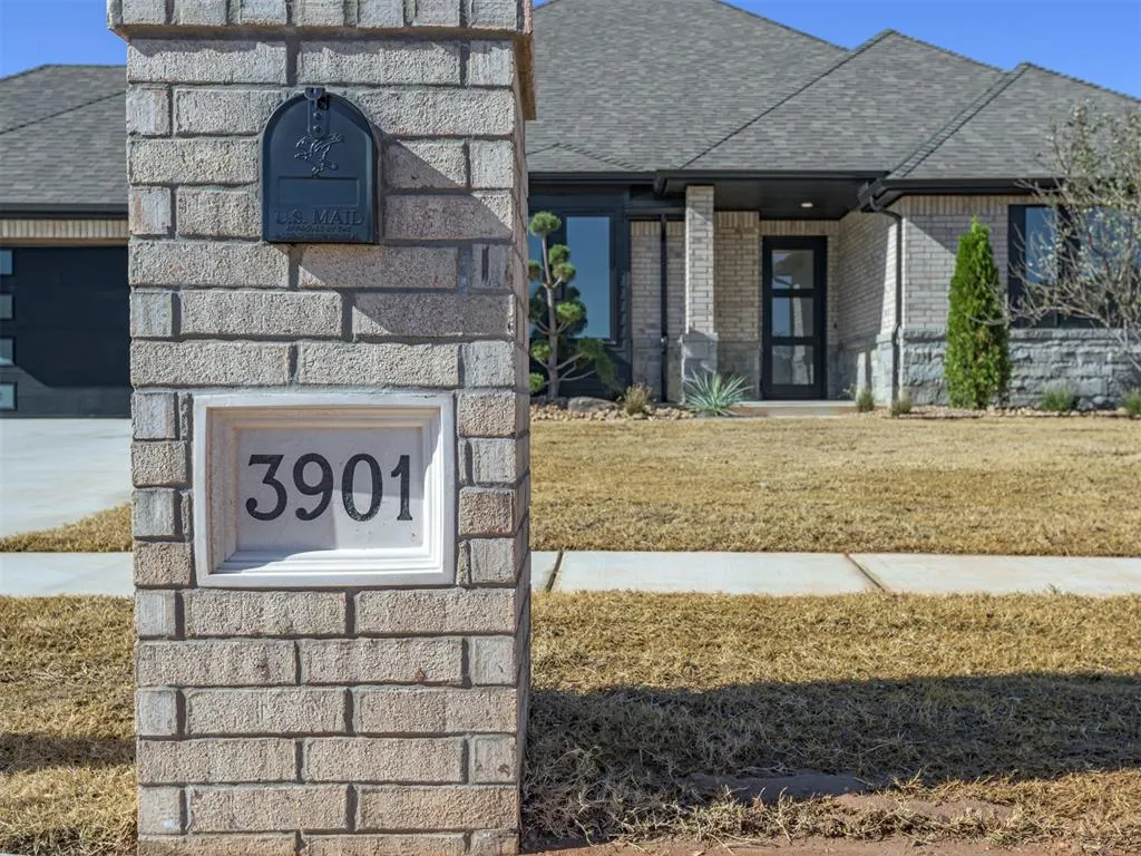 Photo 4 — 3901 Sorano Drive, Moore, OK 73160