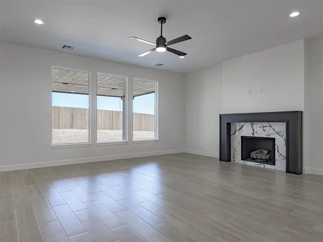 Photo 8 — 3901 Sorano Drive, Moore, OK 73160