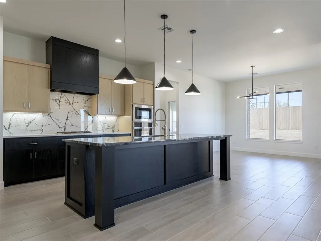 Photo 9 — 3901 Sorano Drive, Moore, OK 73160