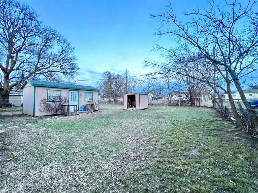 Photo 5 — 619 N Hyden Street, Stratford, OK 74872