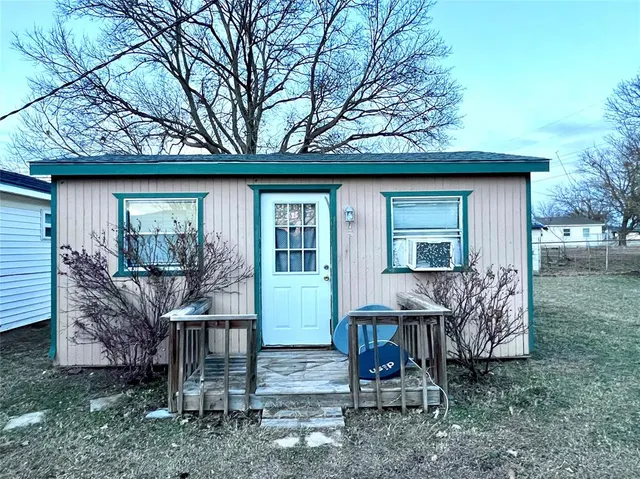 Photo 6 — 619 N Hyden Street, Stratford, OK 74872