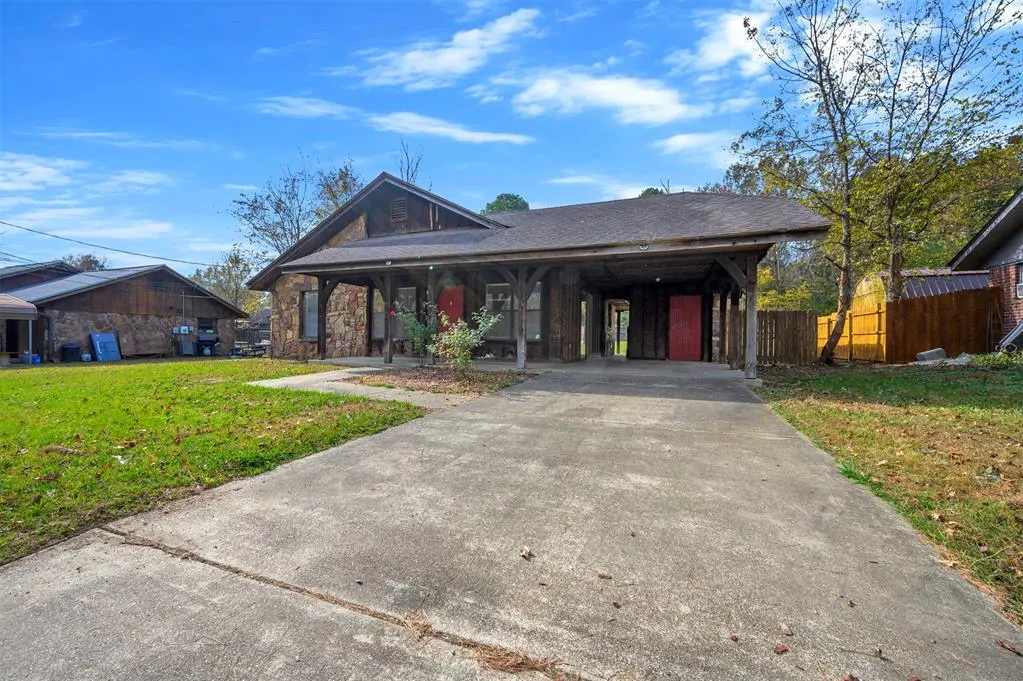 Photo 2 — 507 N Bock Street, Broken Bow, OK 74728