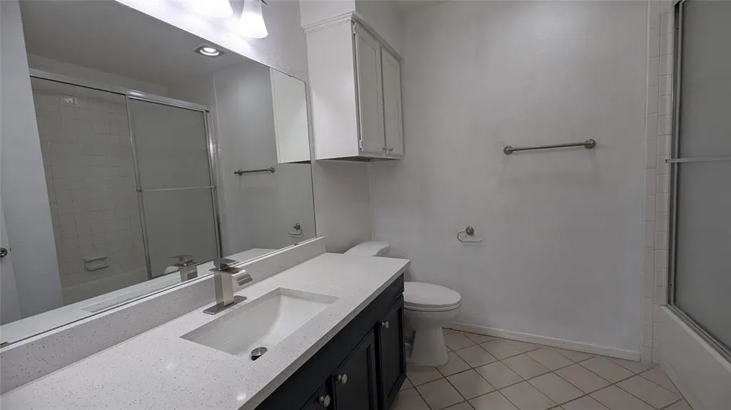 Photo 12 — 4400 Hemingway Drive 112, Oklahoma City, OK 73118