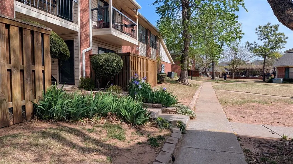 Photo 16 — 4400 Hemingway Drive 112, Oklahoma City, OK 73118