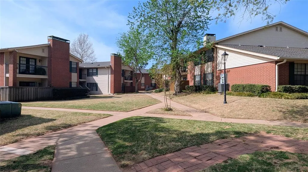 Photo 4 — 4400 Hemingway Drive 112, Oklahoma City, OK 73118