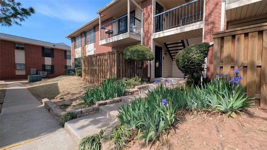 Photo 2 — 4400 Hemingway Drive 112, Oklahoma City, OK 73118