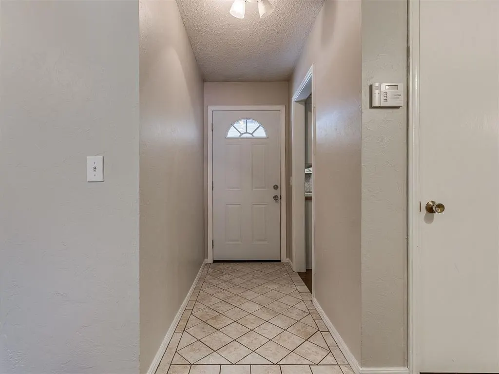 Photo 4 — 2909 N Tropicana Avenue, Bethany, OK 73008
