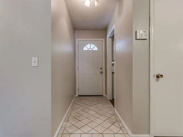 Photo 4 — 2909 N Tropicana Avenue, Bethany, OK 73008