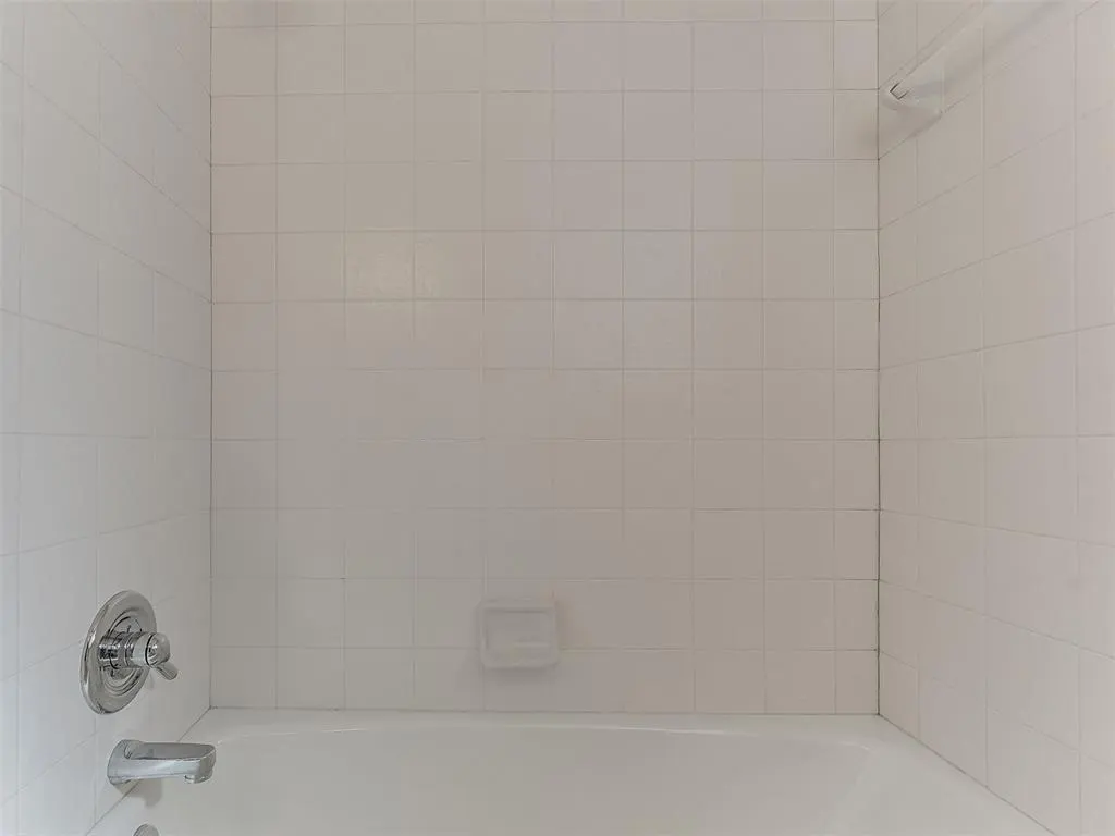 Photo 10 — 2909 N Tropicana Avenue, Bethany, OK 73008