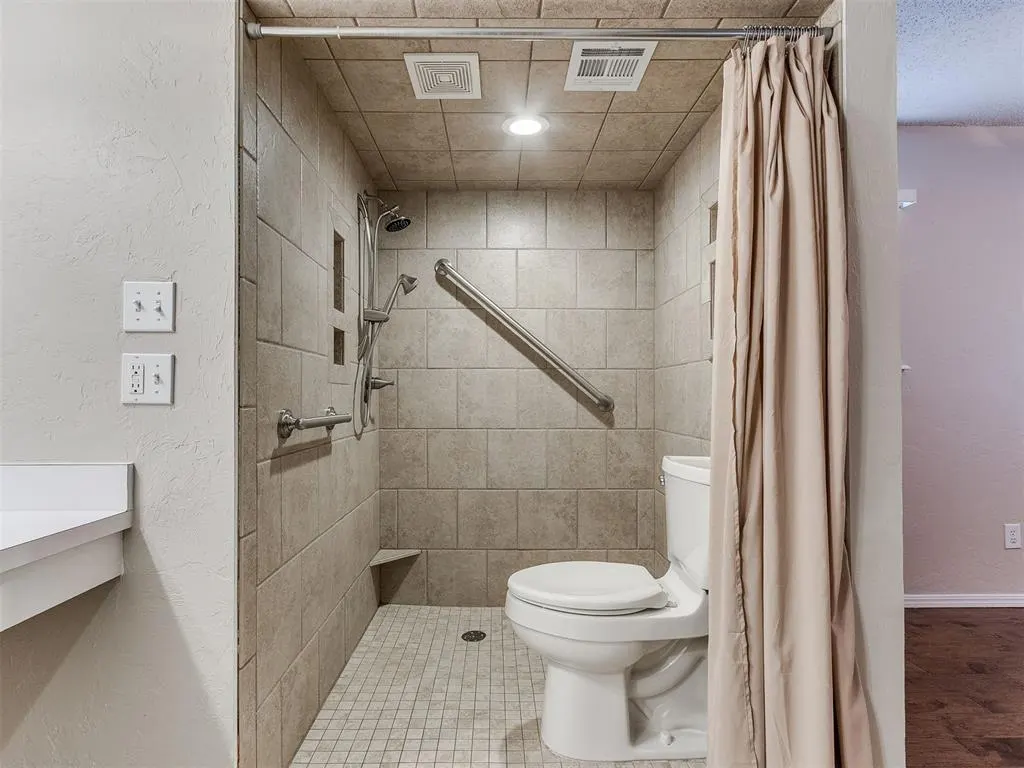 Photo 19 — 2909 N Tropicana Avenue, Bethany, OK 73008