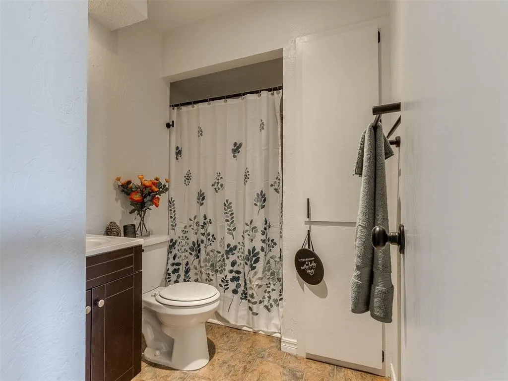 Photo 15 — 9719 Hefner Village Boulevard, Oklahoma City, OK 73162