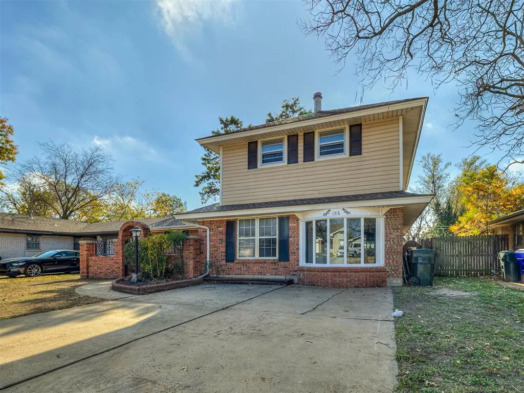 Photo 6 — 1316 Huron Street, Norman, OK 73071