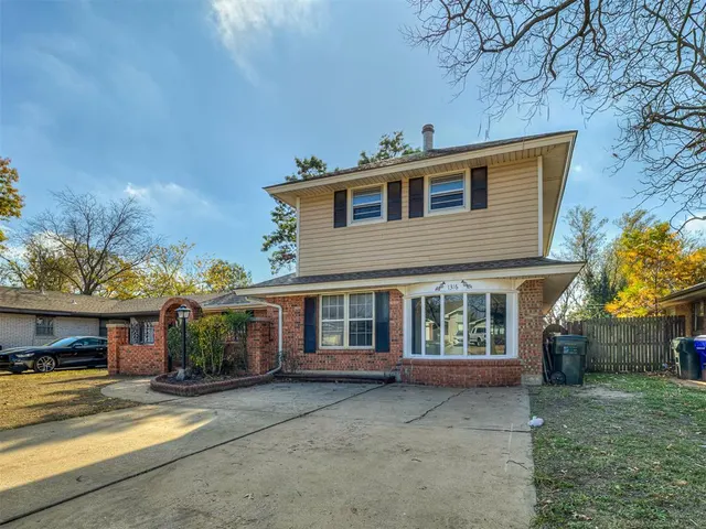 Photo 6 — 1316 Huron Street, Norman, OK 73071