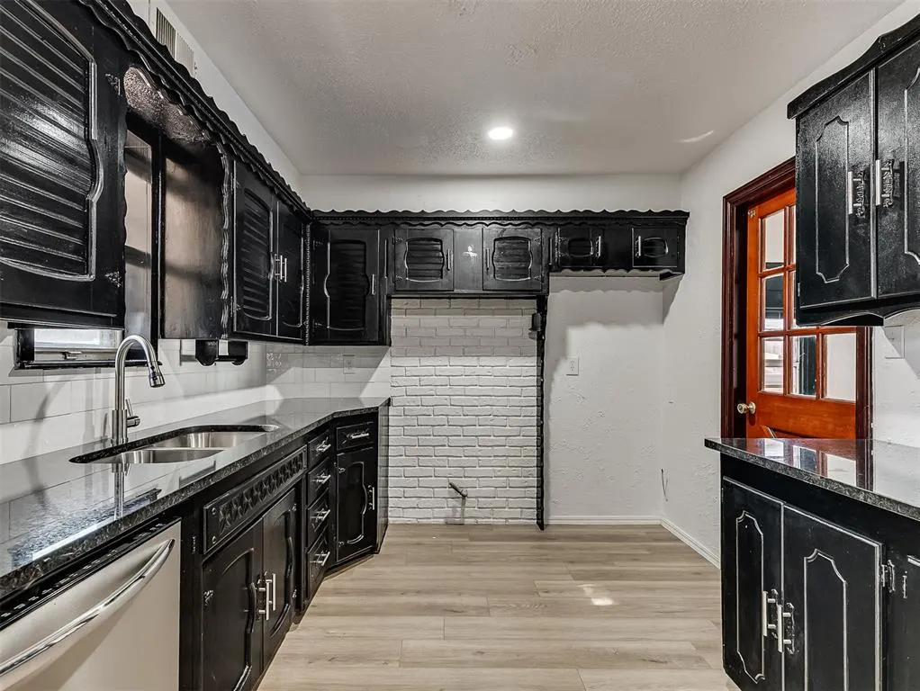 Photo 4 — 1316 Huron Street, Norman, OK 73071