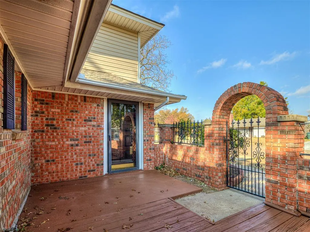 Photo 2 — 1316 Huron Street, Norman, OK 73071