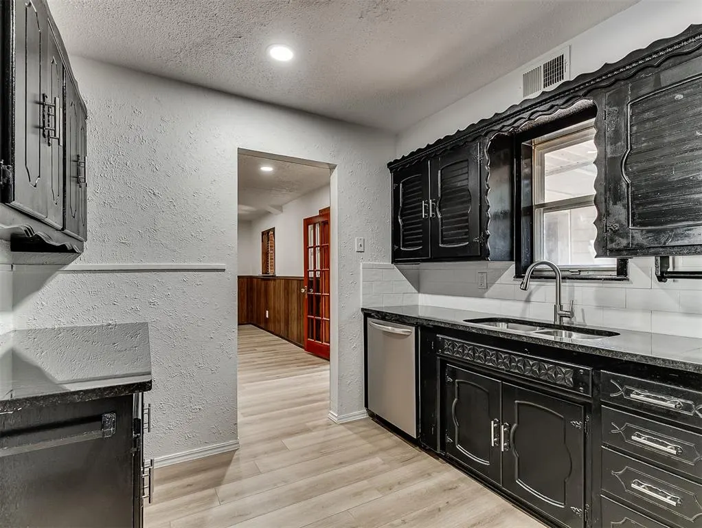 Photo 17 — 1316 Huron Street, Norman, OK 73071