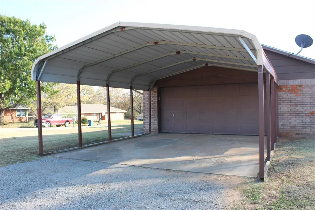 Photo 9 — 211 N Dewey Avenue, Chandler, OK 74834