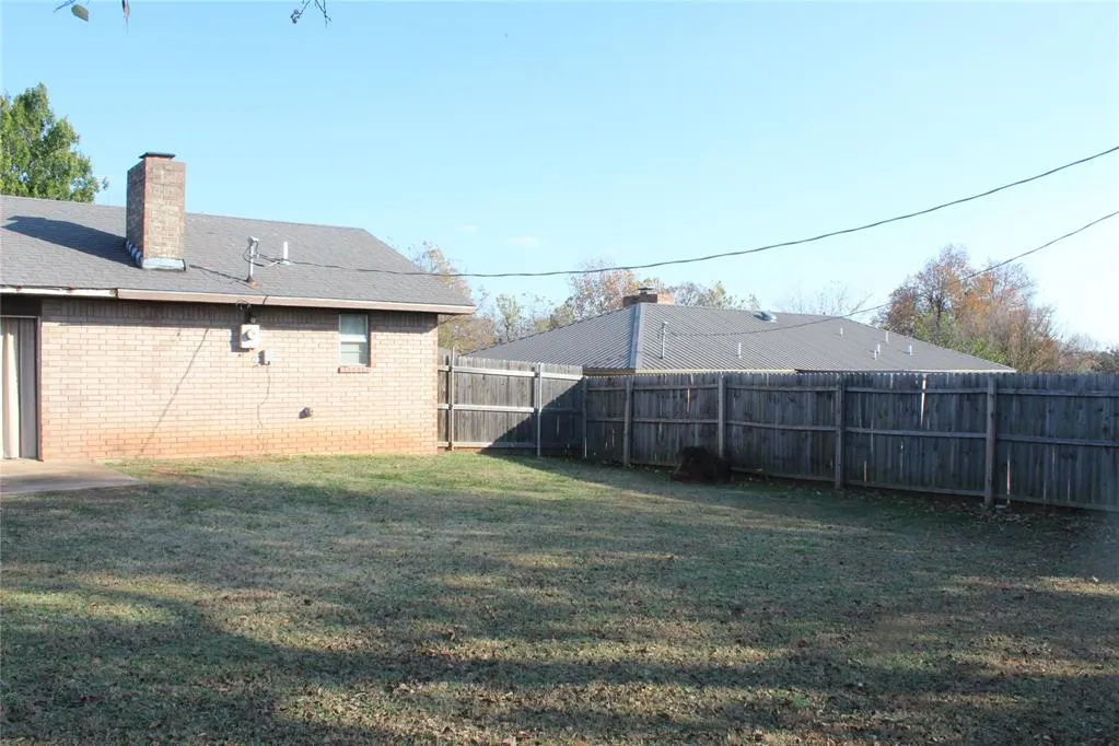 Photo 11 — 211 N Dewey Avenue, Chandler, OK 74834