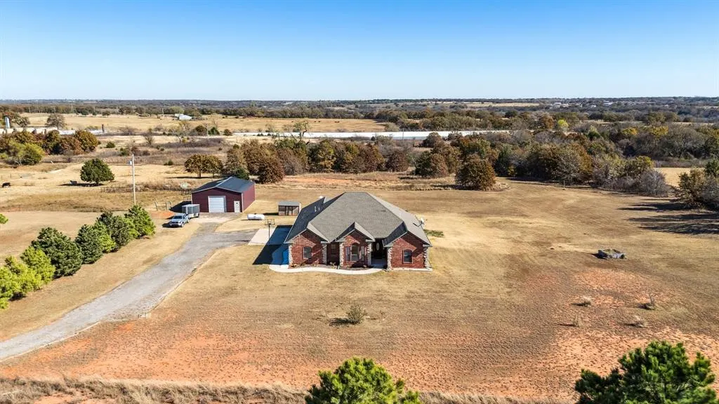 Photo 2 — 2421 County Street 2960, Blanchard, OK 73010