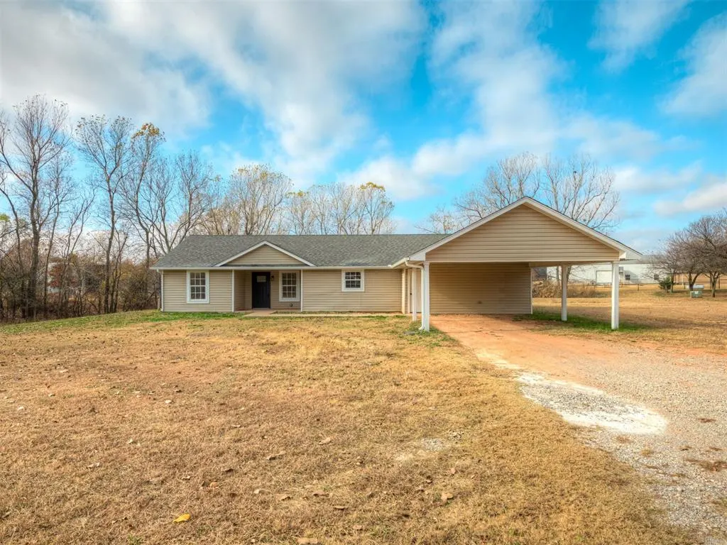 Photo 3 — 2085 Fox Lane, Tuttle, OK 73089