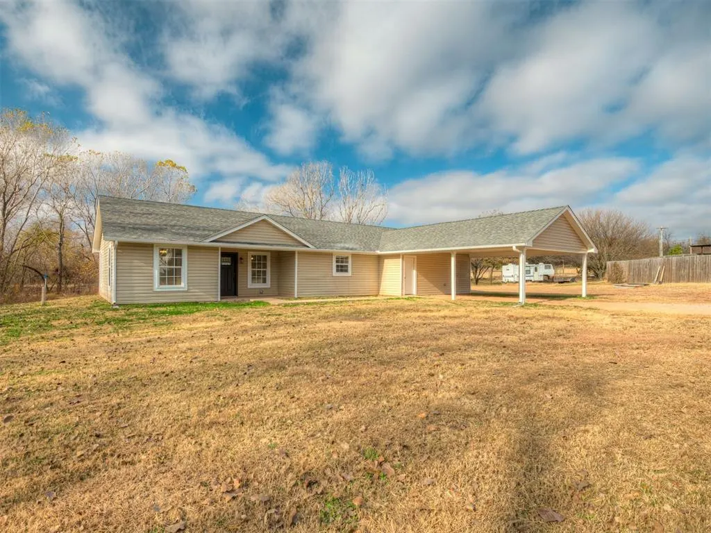 Photo 4 — 2085 Fox Lane, Tuttle, OK 73089