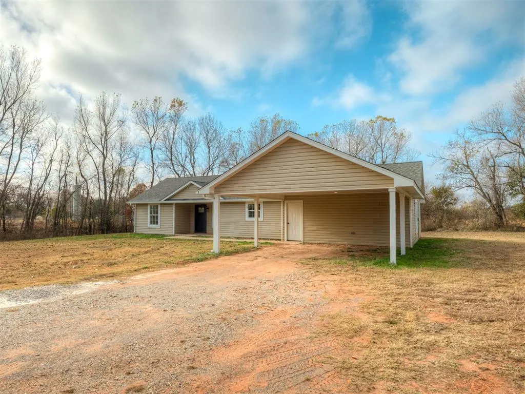 Photo 5 — 2085 Fox Lane, Tuttle, OK 73089