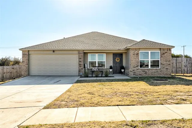 Photo 2 — 21118 Winding Brook, Harrah, OK 73045