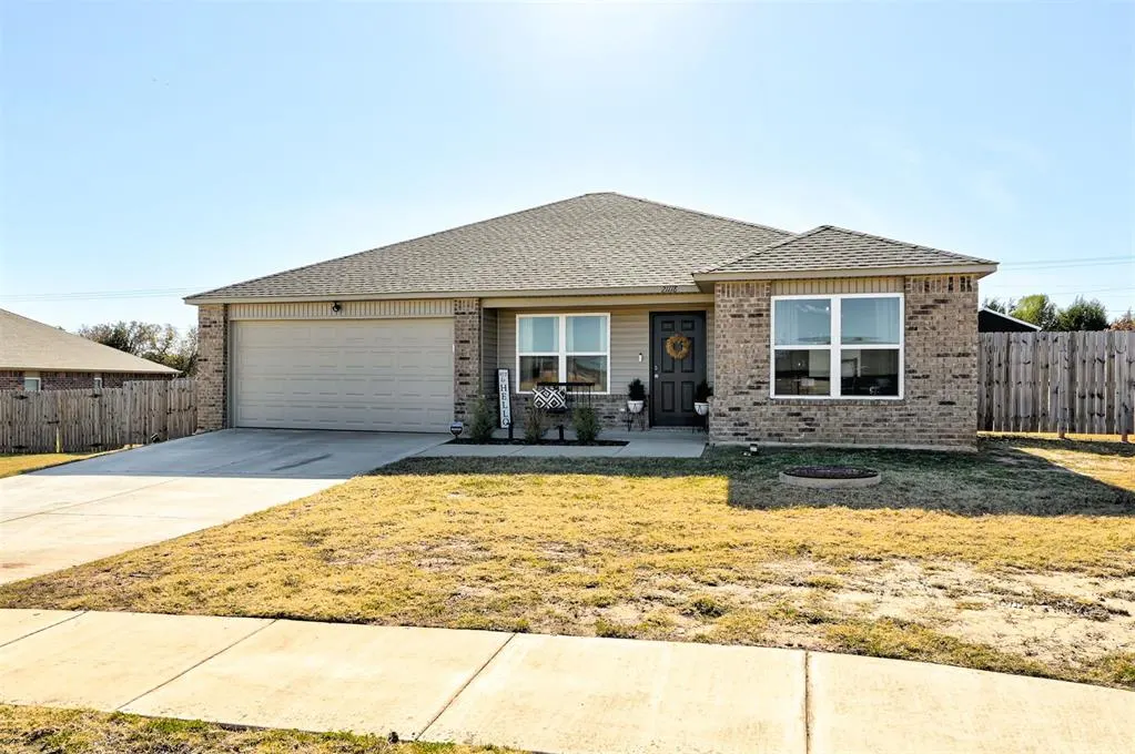 Photo 3 — 21118 Winding Brook, Harrah, OK 73045