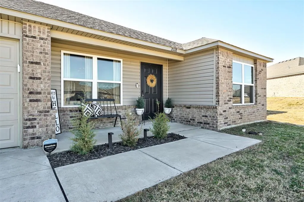 Photo 5 — 21118 Winding Brook, Harrah, OK 73045