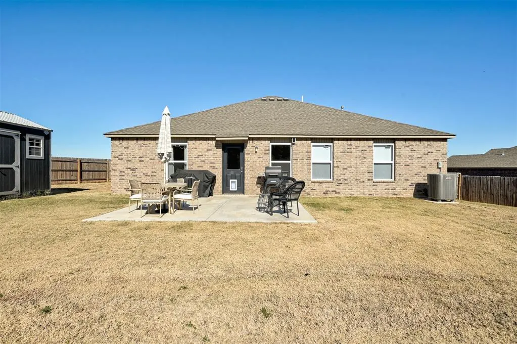 Photo 39 — 21118 Winding Brook, Harrah, OK 73045