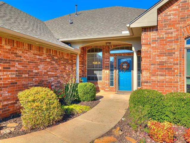 Photo 3 — 1810 Barrington Drive, Norman, OK 73071