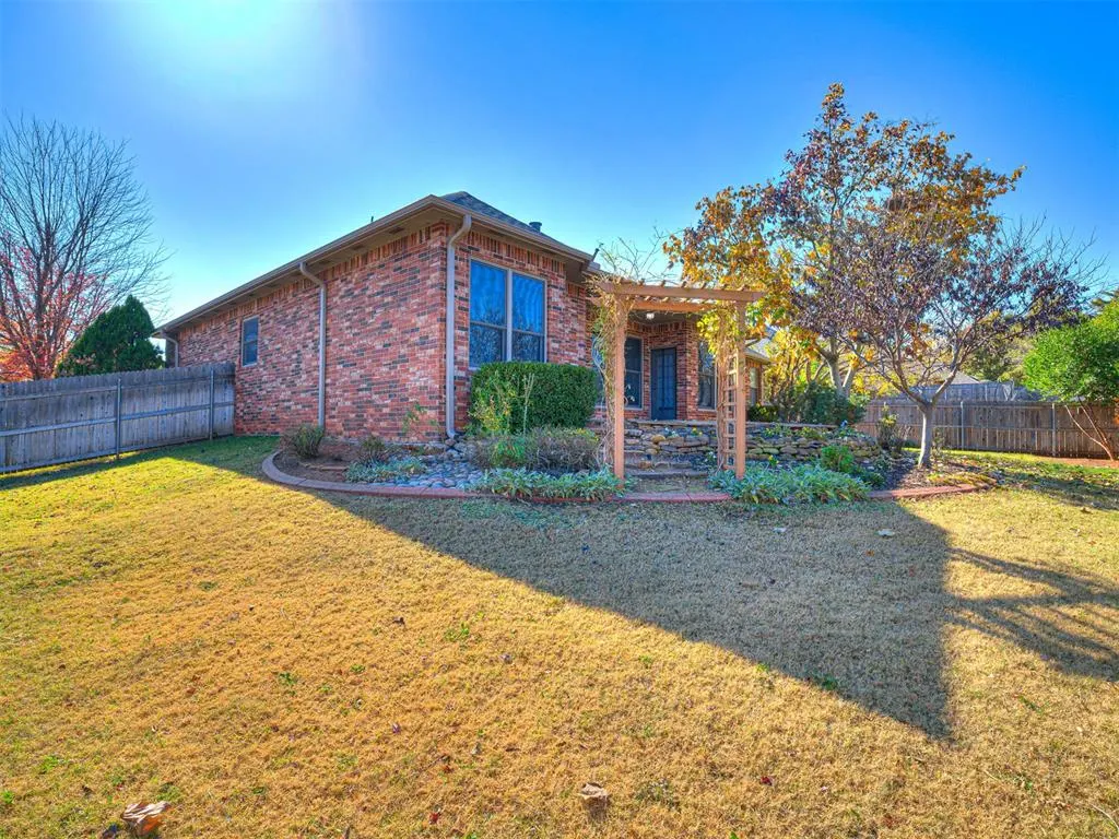 Photo 36 — 1810 Barrington Drive, Norman, OK 73071