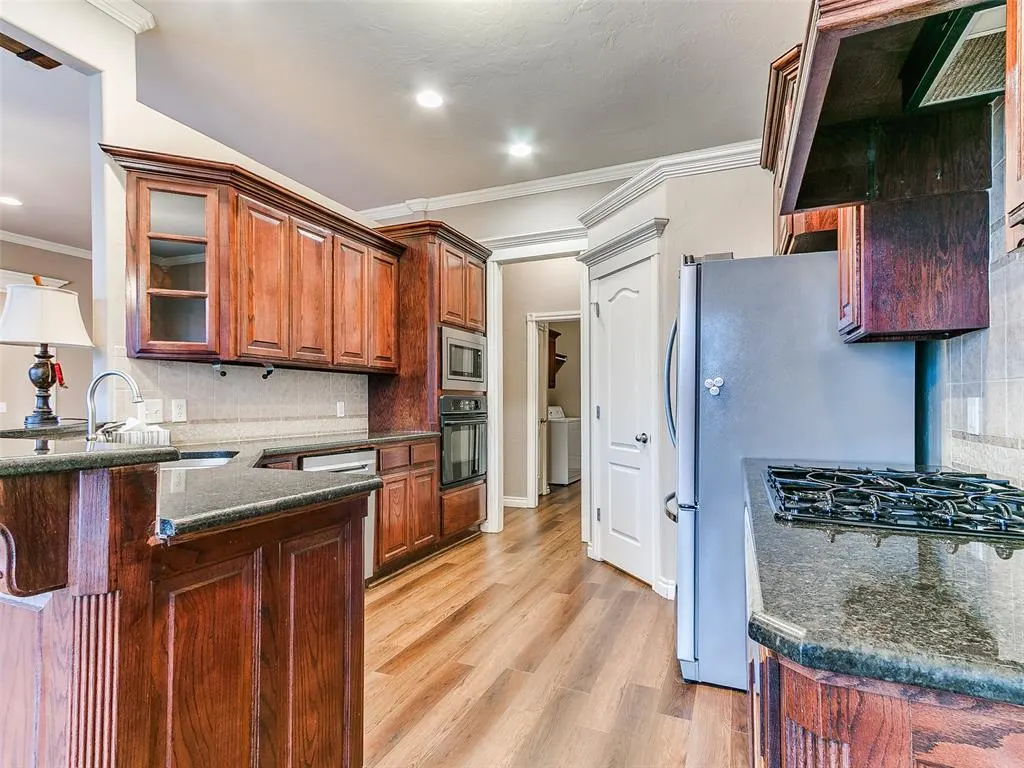 Photo 15 — 1810 Barrington Drive, Norman, OK 73071