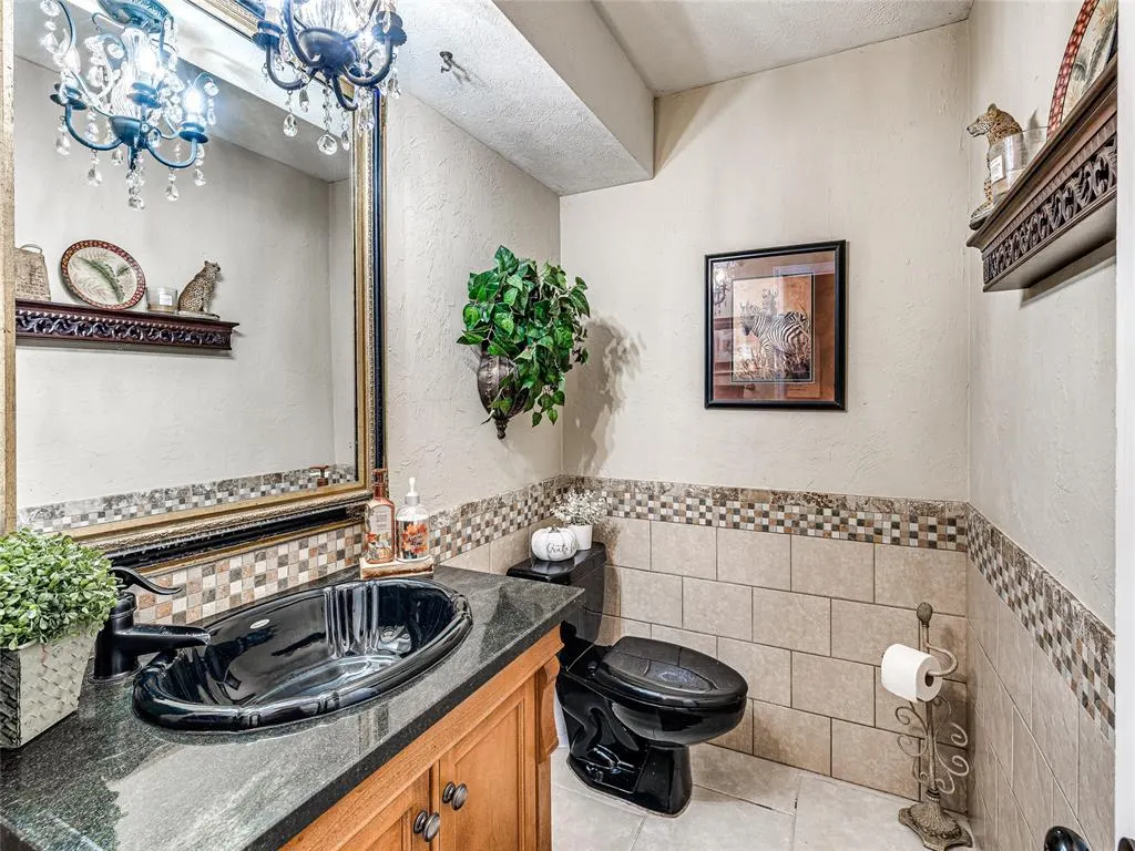 Photo 17 — 2400 NW 121st Street, Oklahoma City, OK 73120