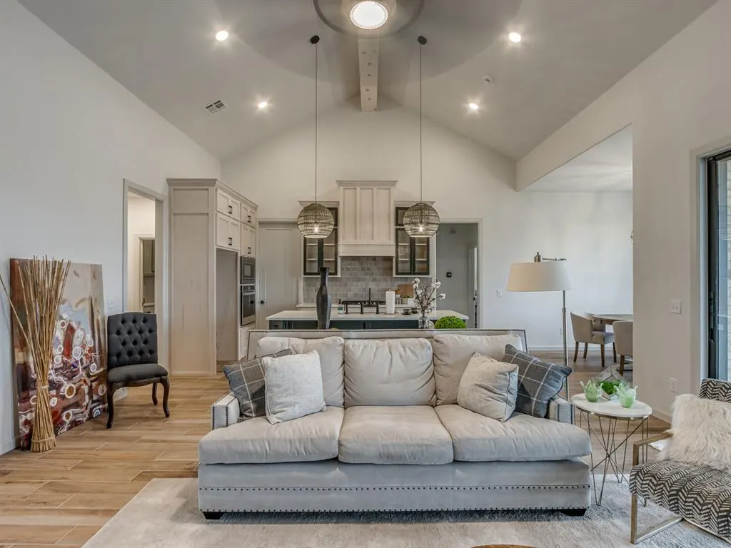 Photo 3 — 4601 Mustang Park Boulevard, Mustang, OK 73064