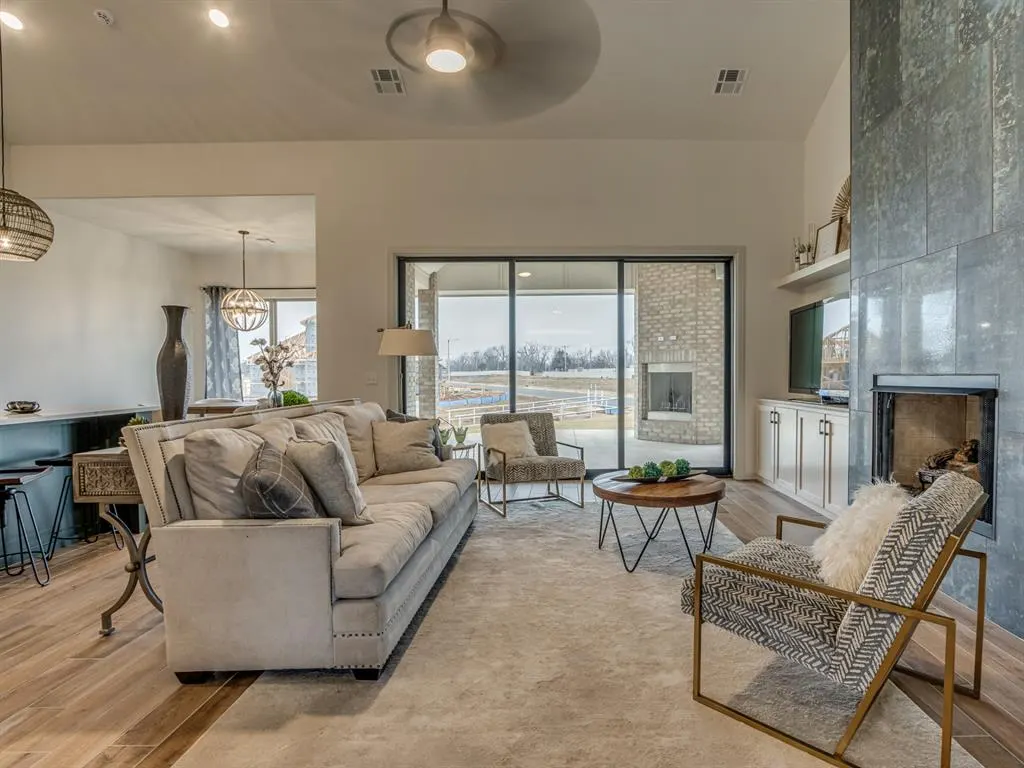 Photo 7 — 4601 Mustang Park Boulevard, Mustang, OK 73064