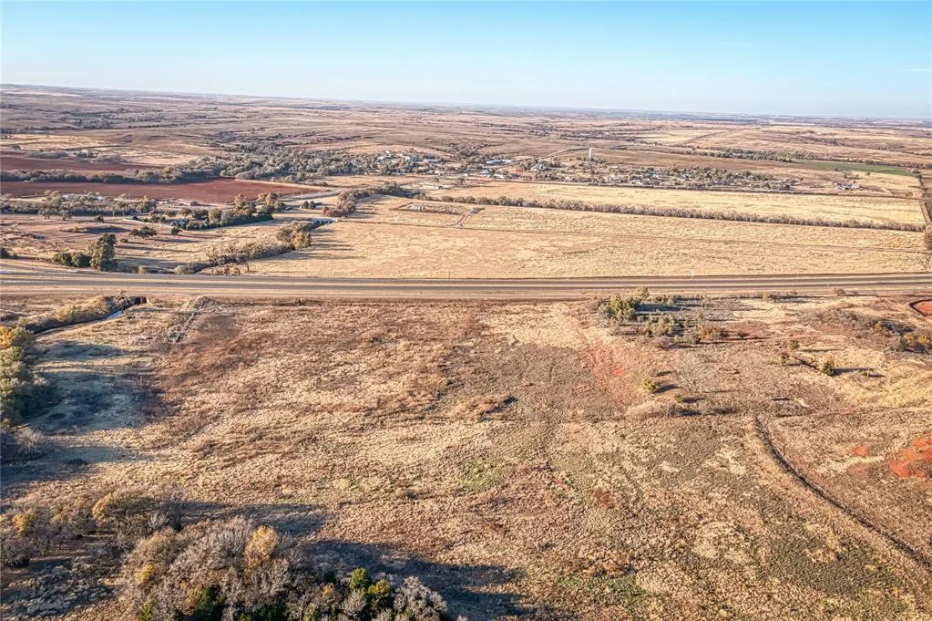 Photo 2 — 44 LEGAL Highway, Canute, OK 73626