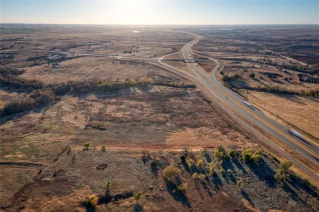 Photo 3 — 44 LEGAL Highway, Canute, OK 73626