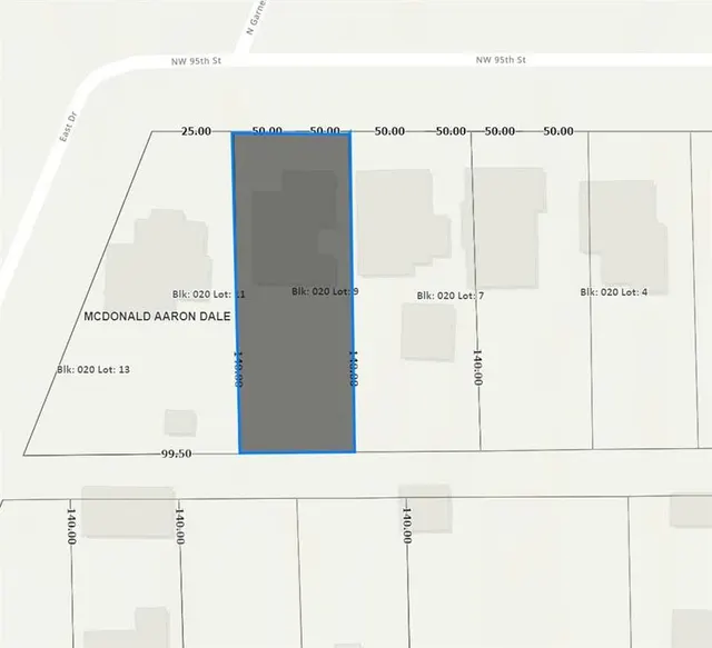 Photo 2 — 916 NW 95th Street, Oklahoma City, OK 73114