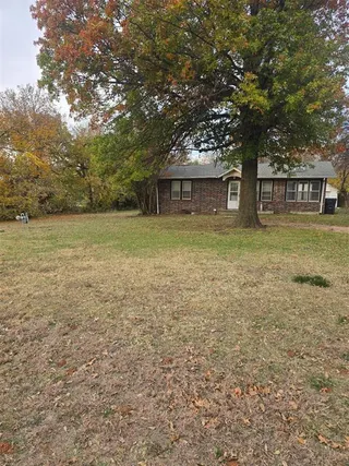 Sold home at 5505 NW 41st Street