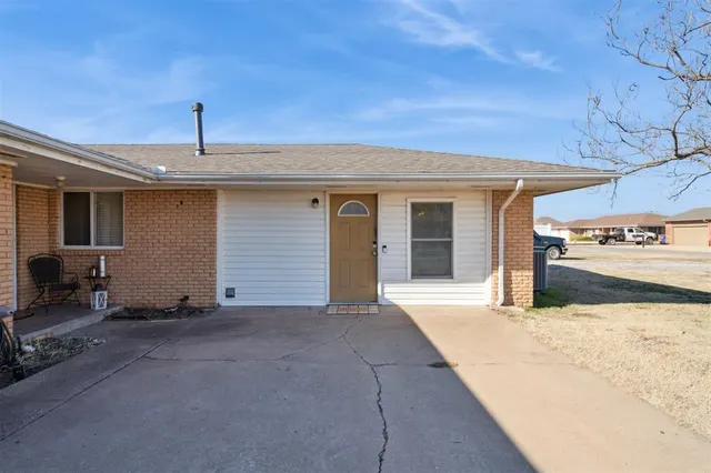 Photo 4 — 111 N Plum Avenue, Union City, OK 73090