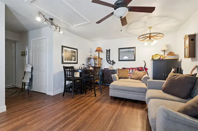 Photo 8 — 111 N Plum Avenue, Union City, OK 73090