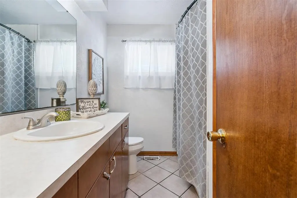 Photo 25 — 111 N Plum Avenue, Union City, OK 73090
