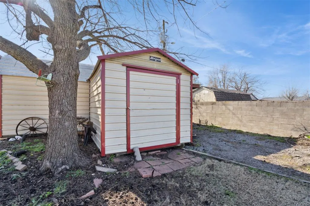 Photo 40 — 111 N Plum Avenue, Union City, OK 73090