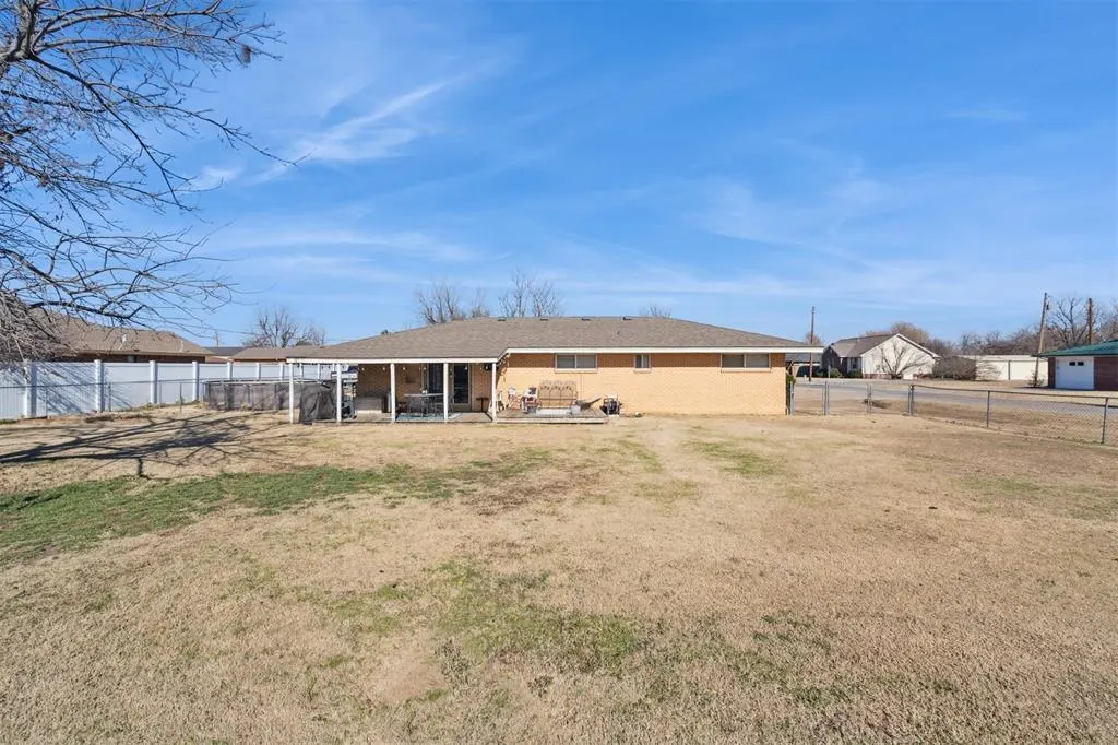 Photo 43 — 111 N Plum Avenue, Union City, OK 73090