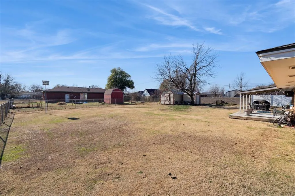 Photo 46 — 111 N Plum Avenue, Union City, OK 73090