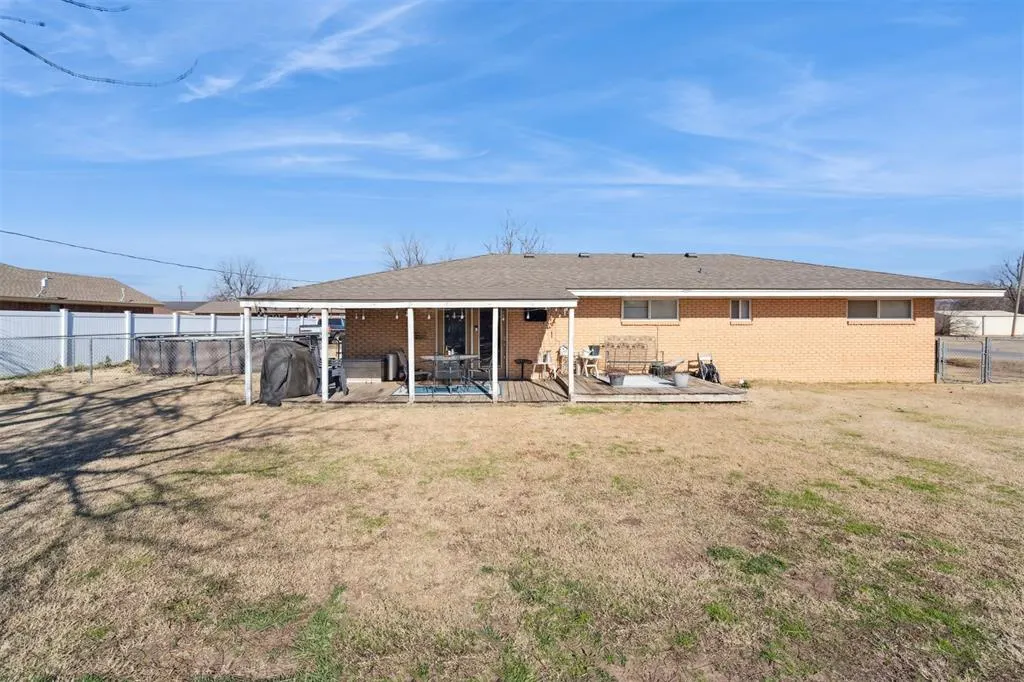 Photo 48 — 111 N Plum Avenue, Union City, OK 73090