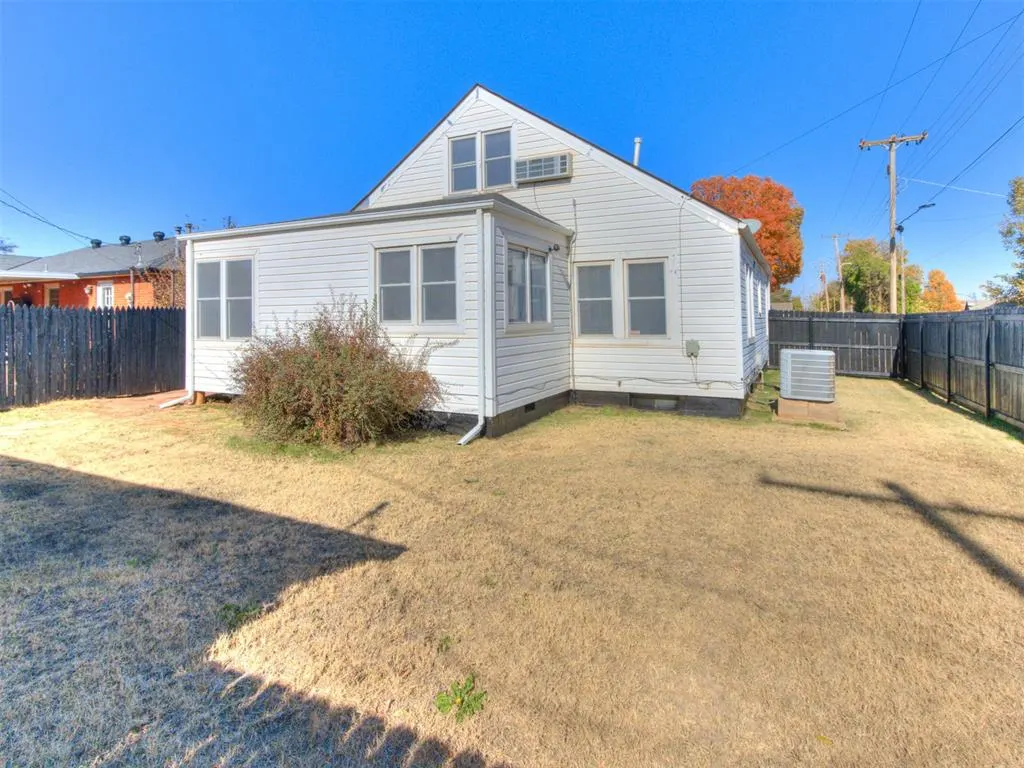Photo 9 — 315 W Toronto Avenue, Kingfisher, OK 73750