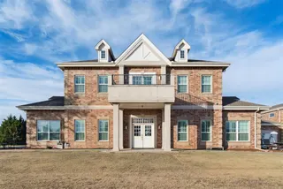 Sold home at 1801 W Forrest Hills Road